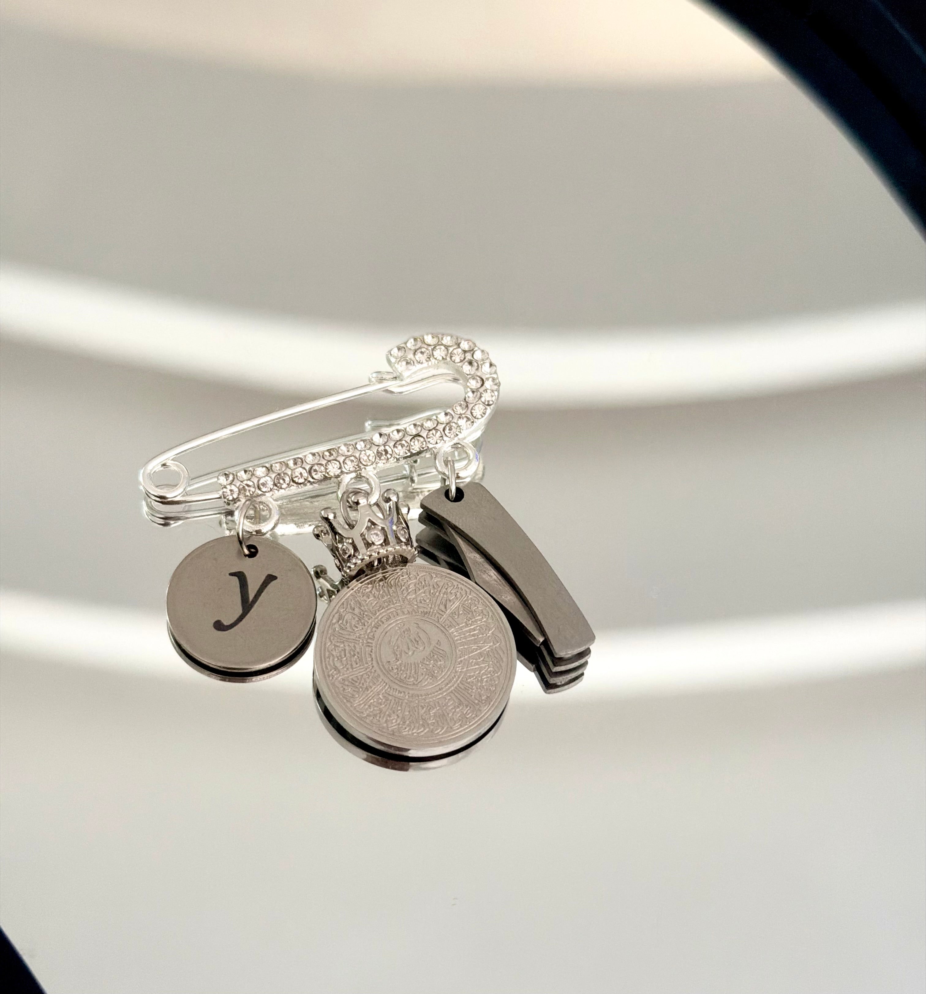 Ayatul Kursi diamanté pin