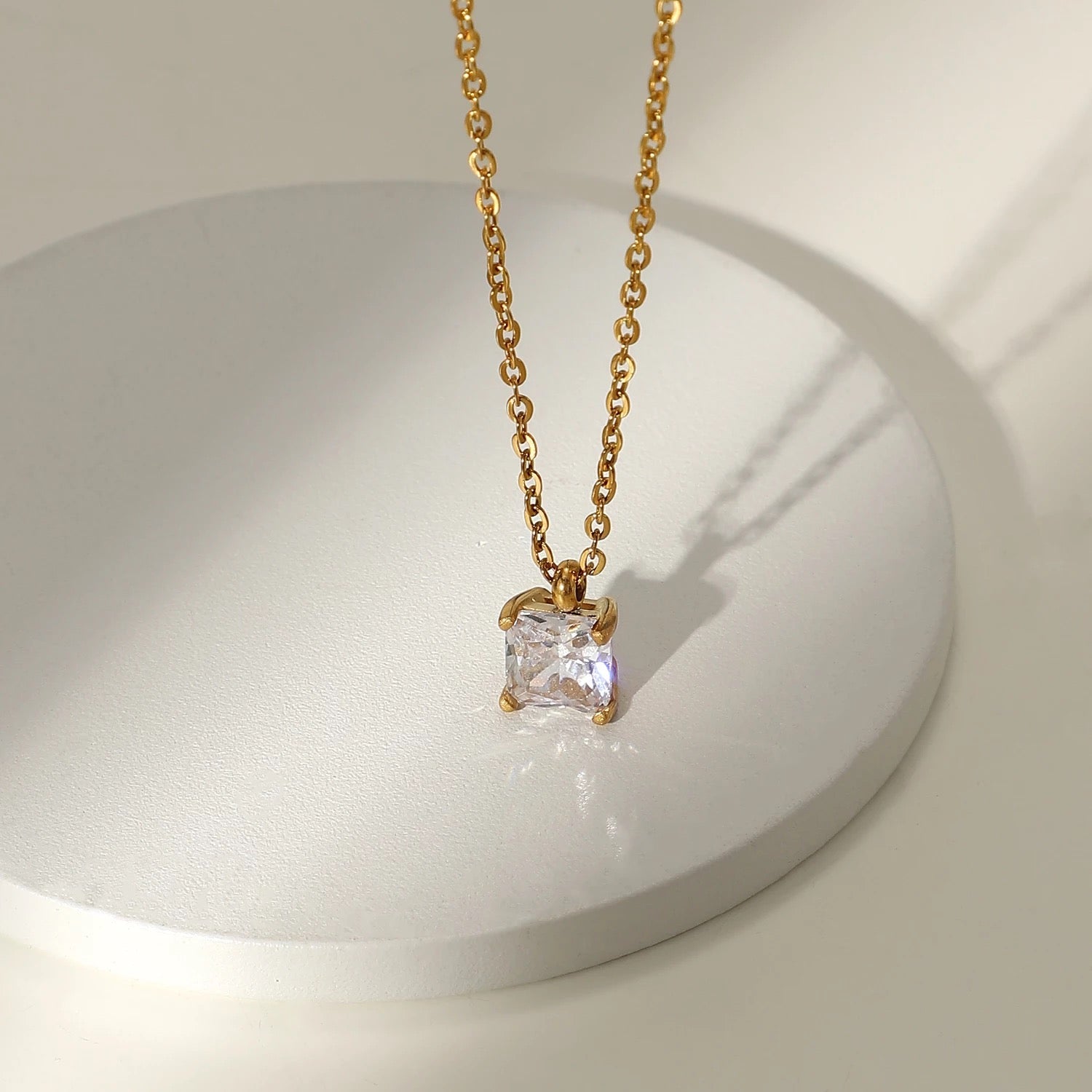 Zircon necklace