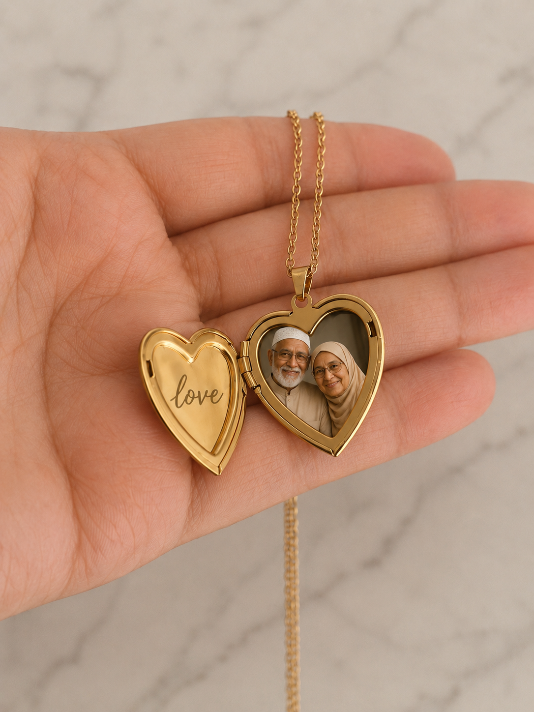 Keepsake heart locket