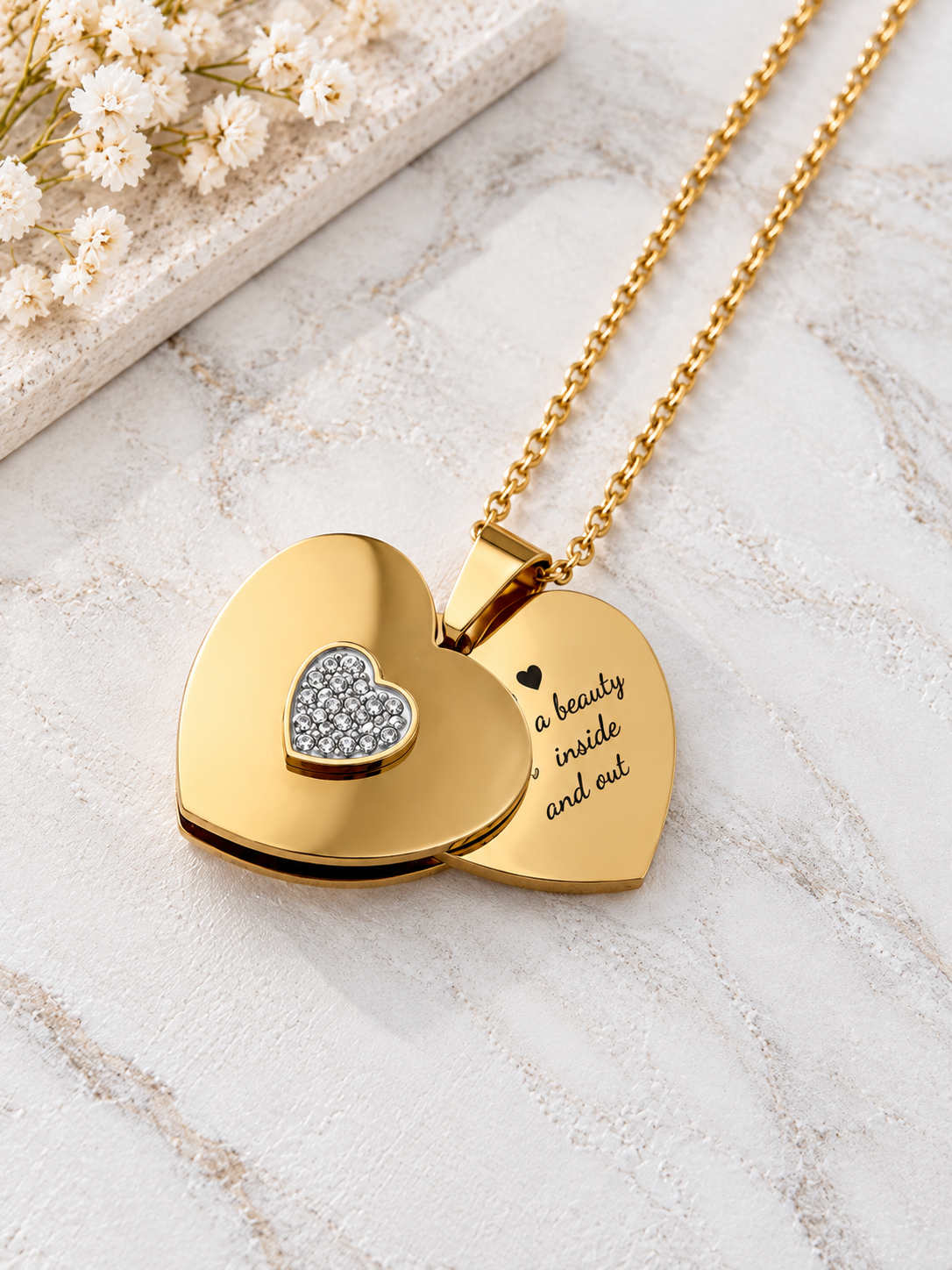 Nura heart necklace personalised