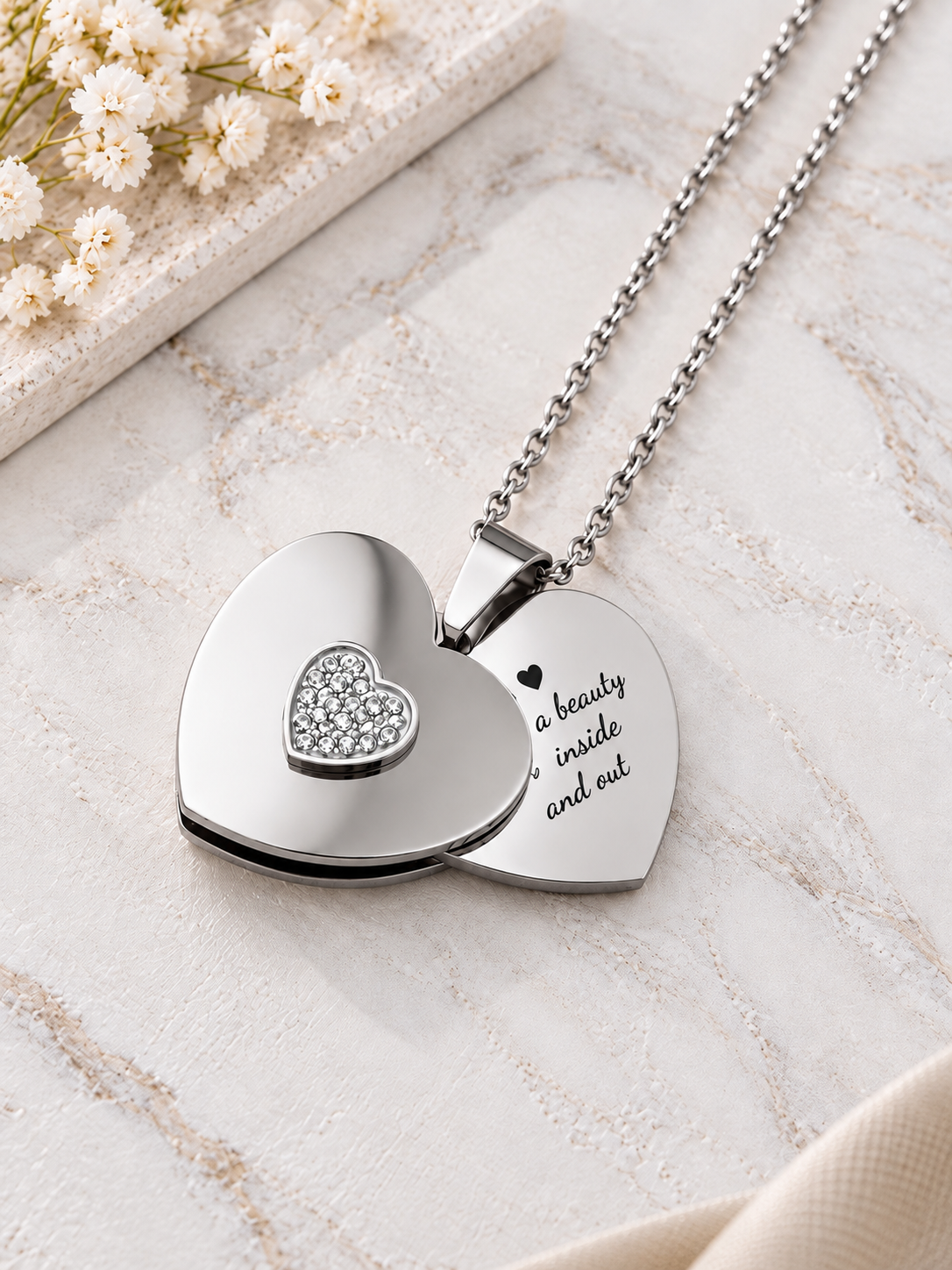 Nura heart necklace personalised
