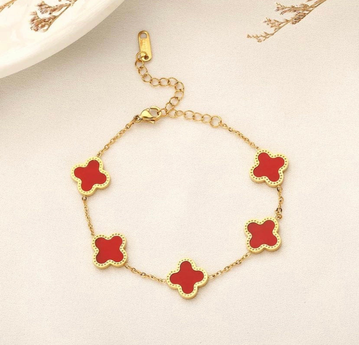 Clover 18k gold plated bracelet non tarnishing